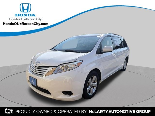 2015 Toyota Sienna LE 8 Passenger