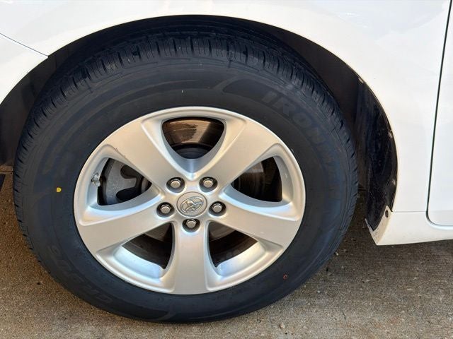 2015 Toyota Sienna LE 8 Passenger