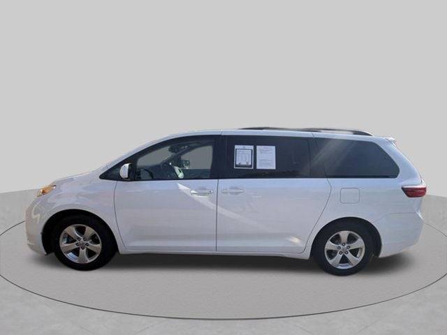 2015 Toyota Sienna LE 8 Passenger