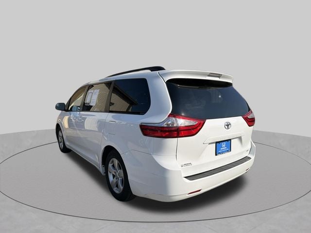 2015 Toyota Sienna LE 8 Passenger