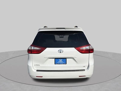 2015 Toyota Sienna LE 8 Passenger