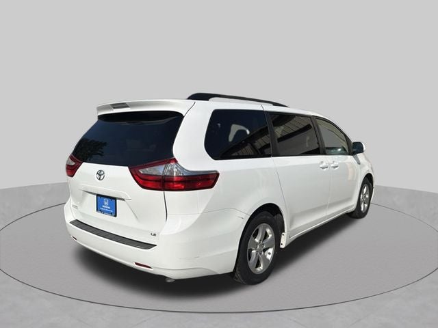 2015 Toyota Sienna LE 8 Passenger