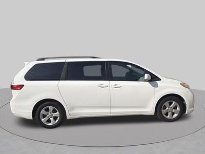 2015 Toyota Sienna LE 8 Passenger