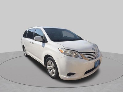 2015 Toyota Sienna LE 8 Passenger