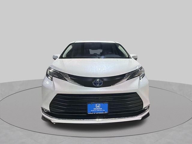 2023 Toyota Sienna XLE 7 Passenger