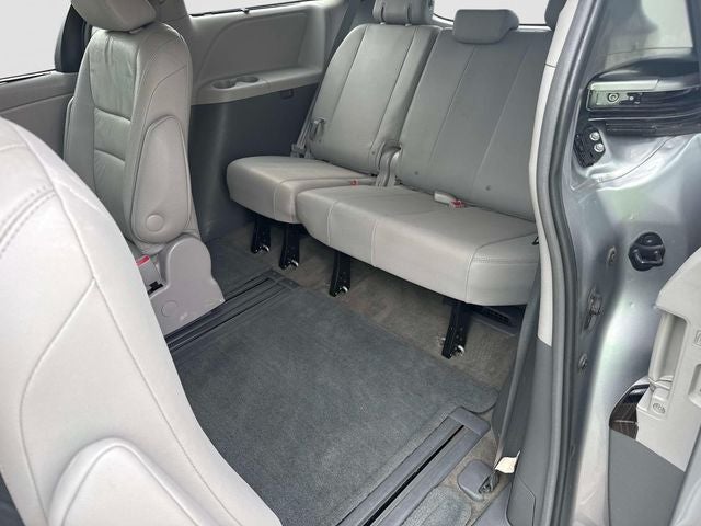 2017 Toyota Sienna XLE 8 Passenger