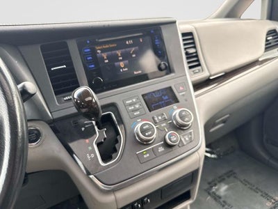 2017 Toyota Sienna XLE 8 Passenger