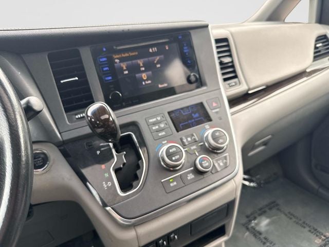 2017 Toyota Sienna XLE 8 Passenger