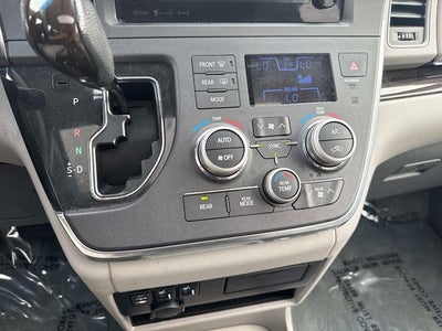 2017 Toyota Sienna XLE 8 Passenger