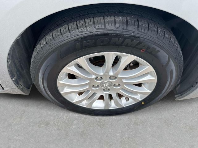 2017 Toyota Sienna XLE 8 Passenger