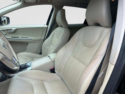 2016 Volvo XC60 T5 Premier
