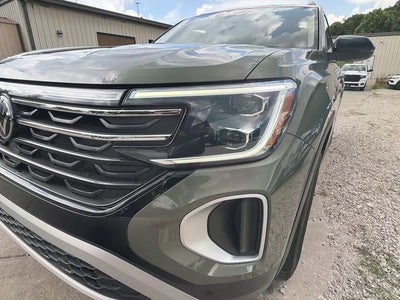 2024 Volkswagen Atlas 2.0T Peak Edition SEL