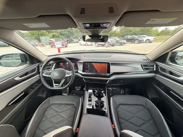 2024 Volkswagen Atlas 2.0T Peak Edition SEL