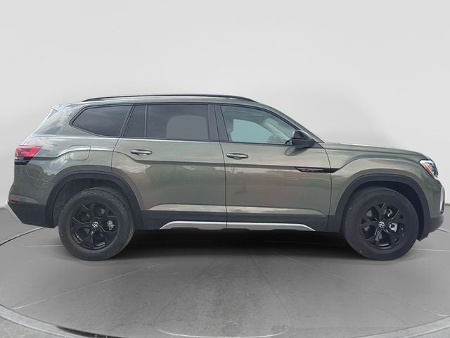 2024 Volkswagen Atlas 2.0T Peak Edition SEL