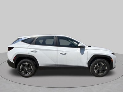 2026 Hyundai Tucson Hybrid Blue SE