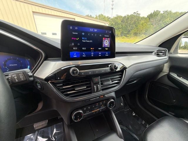 2022 Ford Escape Titanium