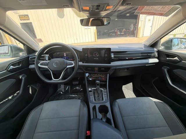 2025 Volkswagen Jetta 1.5T SE