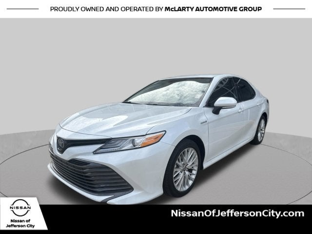 2020 Toyota Camry Hybrid XLE