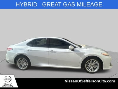 2020 Toyota Camry Hybrid XLE