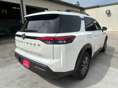2024 Nissan Pathfinder SV