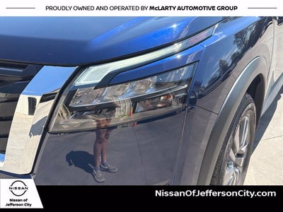2025 Nissan Pathfinder SV