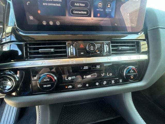 2026 Nissan Pathfinder SV