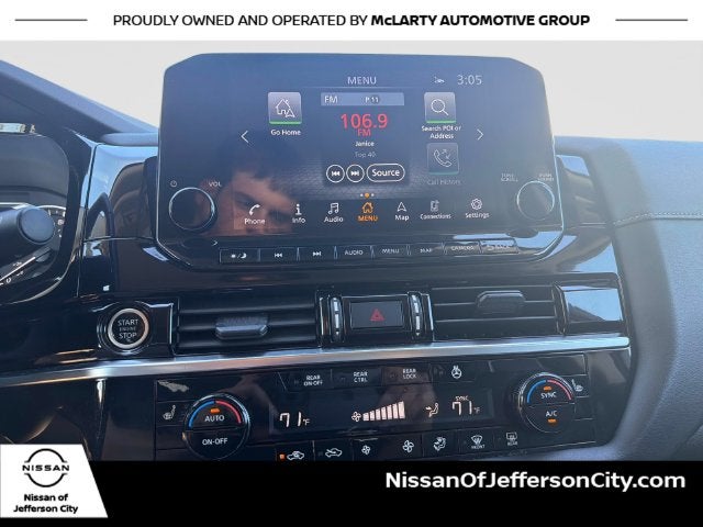 2023 Nissan Pathfinder SL