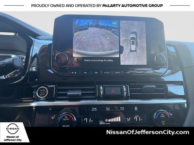 2023 Nissan Pathfinder SL