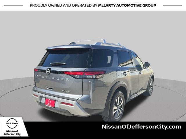 2023 Nissan Pathfinder SL