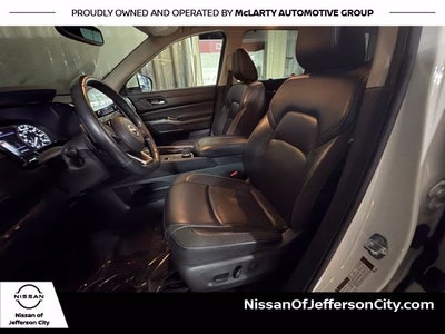 2022 Nissan Pathfinder SL