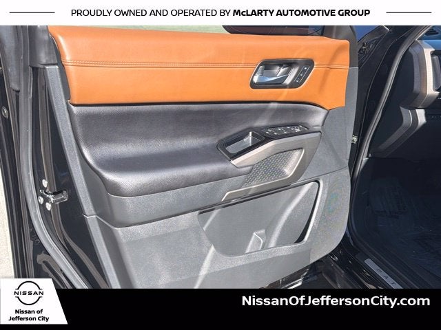 2025 Nissan Pathfinder Platinum
