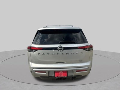 2025 Nissan Pathfinder Platinum