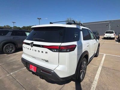 2026 Nissan Pathfinder Platinum