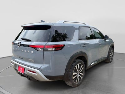 2023 Nissan Pathfinder Platinum