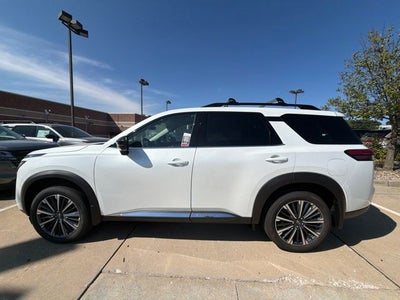 2026 Nissan Pathfinder Platinum