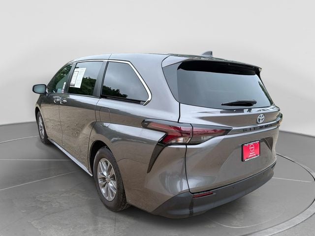 2024 Toyota Sienna XLE 7 Passenger