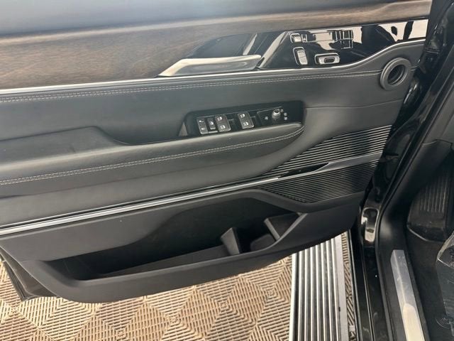 2023 Jeep Grand Wagoneer Series II