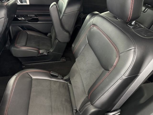 2024 Ford Explorer ST-Line