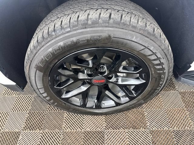 2022 GMC Yukon SLE