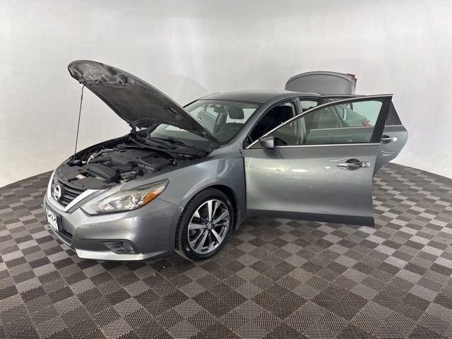 2016 Nissan Altima 2.5 SR