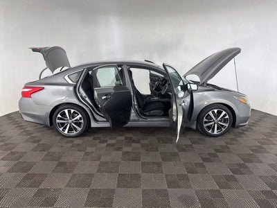 2016 Nissan Altima 2.5 SR