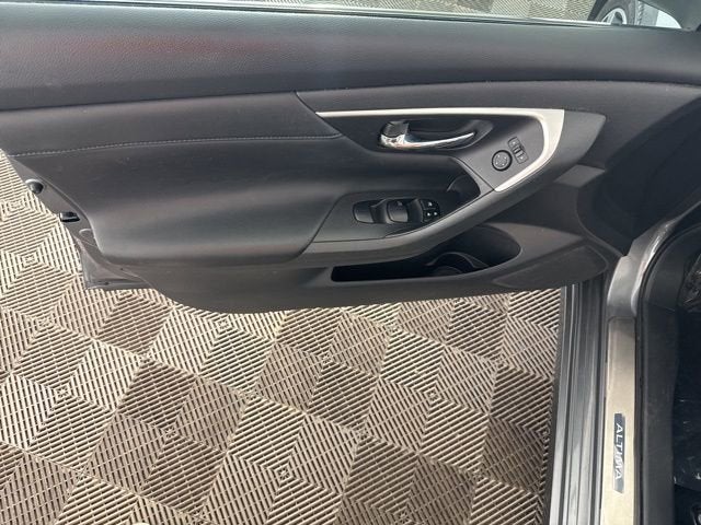 2016 Nissan Altima 2.5 SR