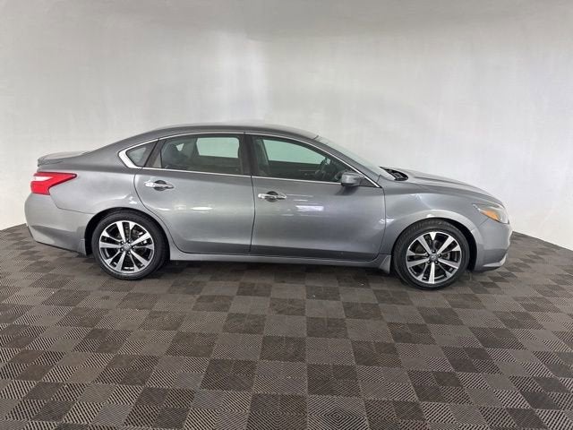 2016 Nissan Altima 2.5 SR