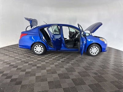 2016 Nissan Versa SV