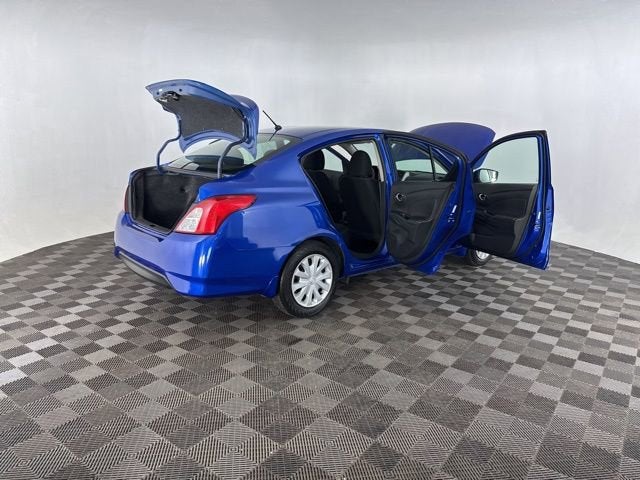 2016 Nissan Versa SV
