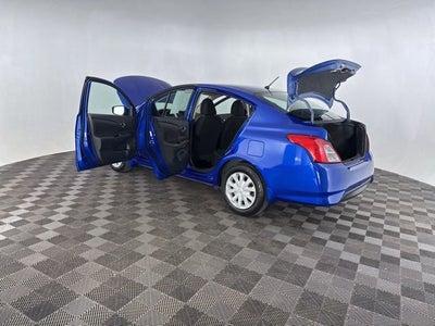 2016 Nissan Versa SV