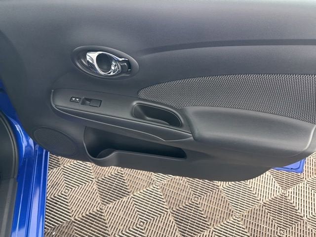 2016 Nissan Versa SV