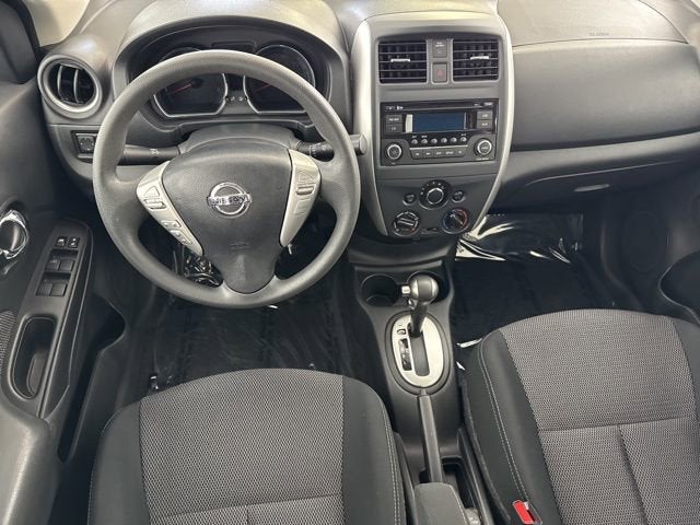 2016 Nissan Versa SV