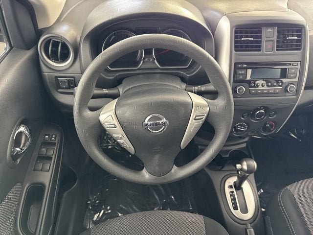 2016 Nissan Versa SV