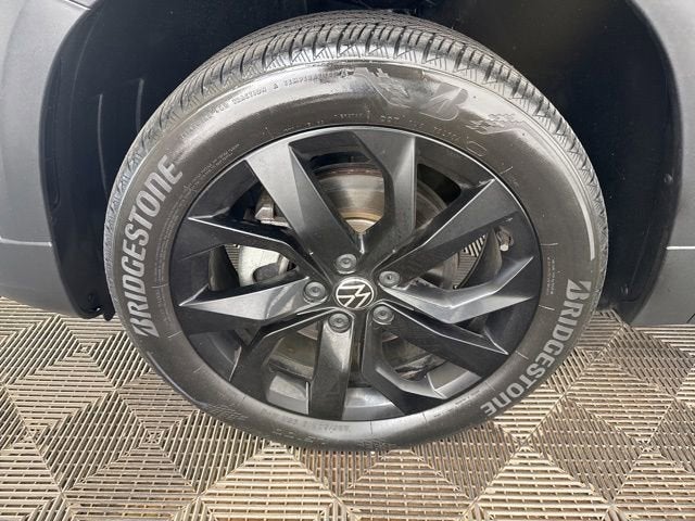 2023 Volkswagen Taos SE